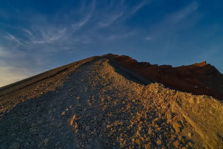 Tips Mendaki Gunung Rinjani - Siapkan Perlengkapan Mendaki dengan Cermat